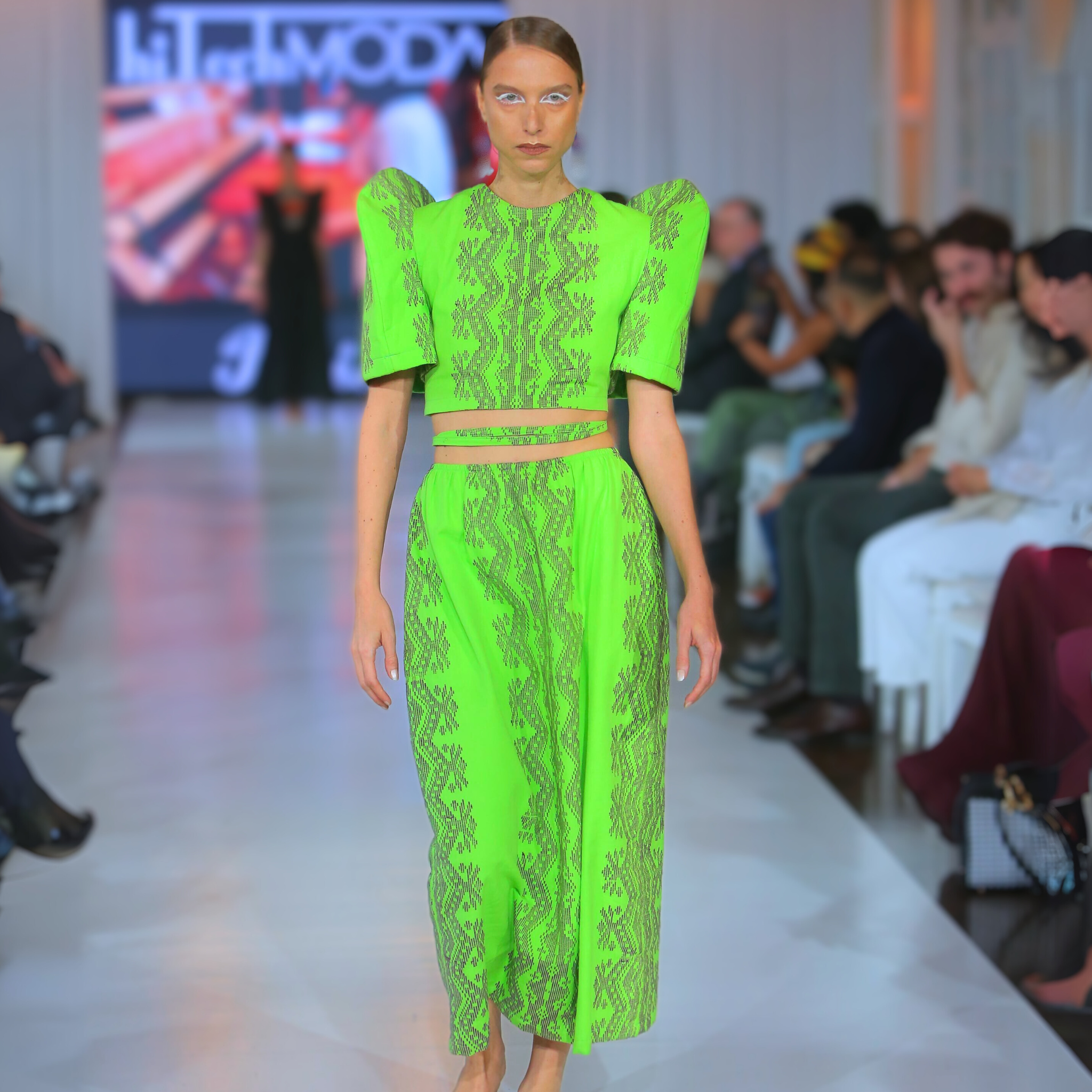 Green River back Tie Crop and Skirt (Set)