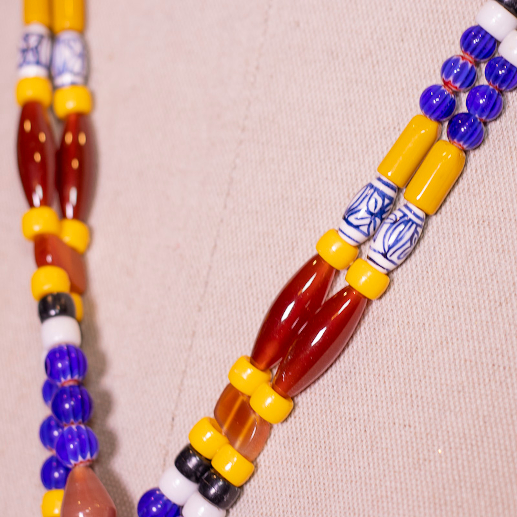 Gaʻdang Glass Beaded Kinokkoon